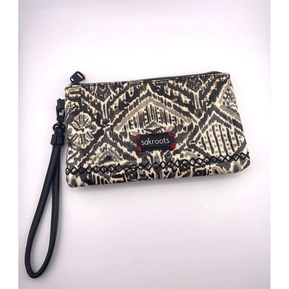 Sakroots Handbags - NWOT Sak Roots Wristlet Wallet Clutch‎ With Battery Bank Built In